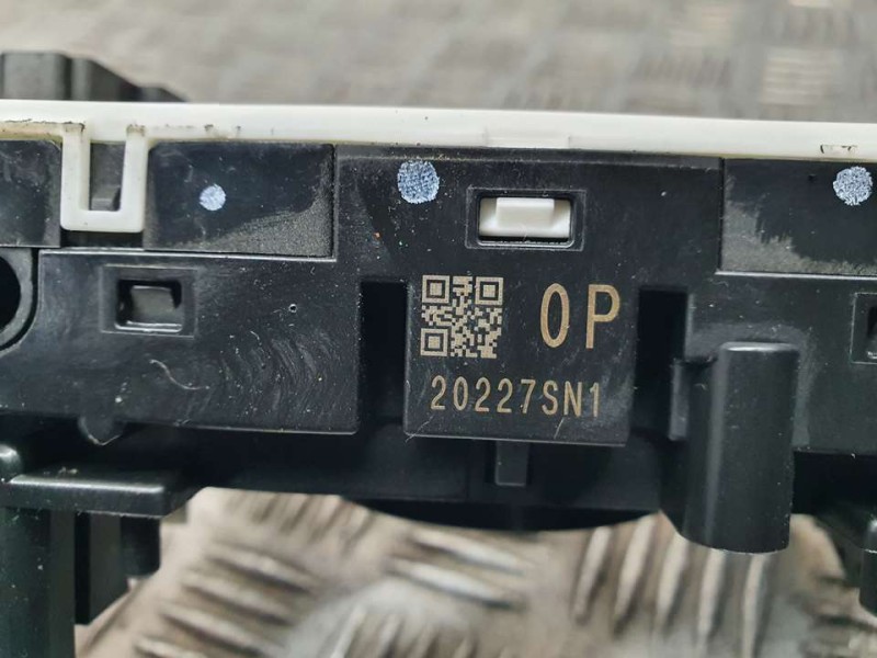 Recambio de mando luces y limpia para nissan qashqai (j11) acenta referencia OEM IAM 20227SN1  