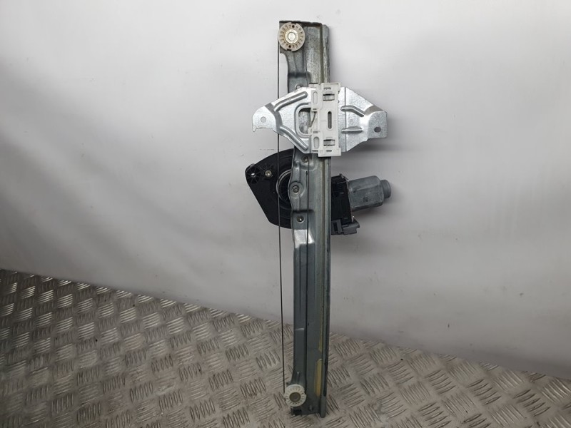 Recambio de elevalunas delantero derecho para ds 4 desire referencia OEM IAM 121786AVD  ELECTRICO