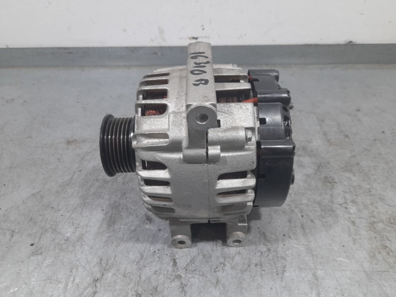 Recambio de alternador para opel insignia berlina selective referencia OEM IAM 13586366  