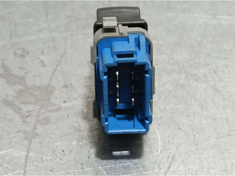 Recambio de mando elevalunas delantero derecho para renault kangoo profesional referencia OEM IAM 476809  VALEO