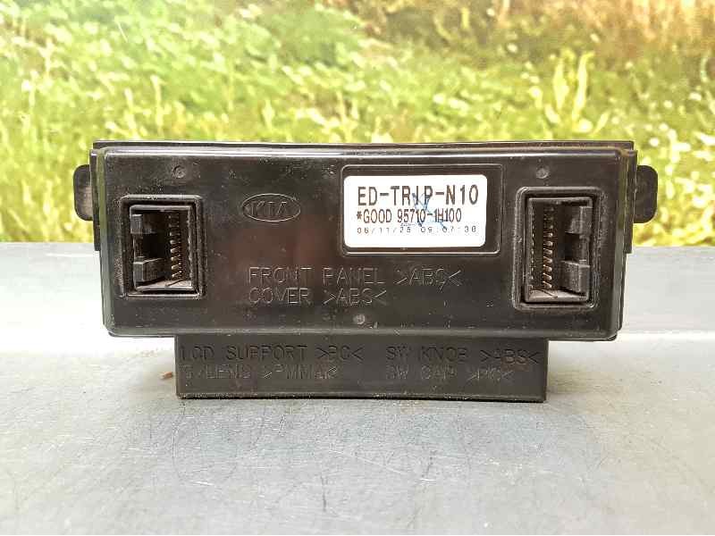 Recambio de pantalla multifuncion para kia cee´d active referencia OEM IAM 957101H100  