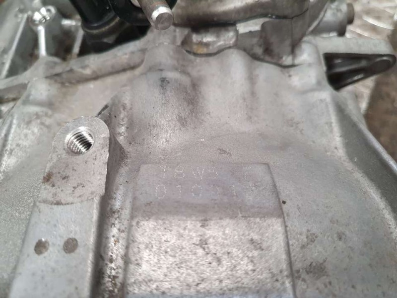 Recambio de caja cambios para kia soul diva referencia OEM IAM T8W5 0010317 5VELOCIDADES