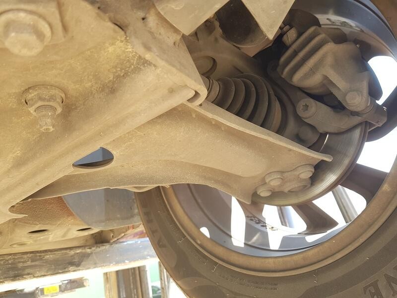 Recambio de brazo suspension inferior delantero izquierdo para opel crossland x / crossland (p17, p2qo) 1.6 turbo d (75) referen