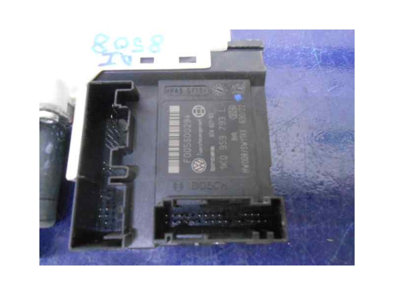 Recambio de motor elevalunas delantero izquierdo para volkswagen jetta (1k2) 1.9 tdi referencia OEM IAM 1K5837401AH  