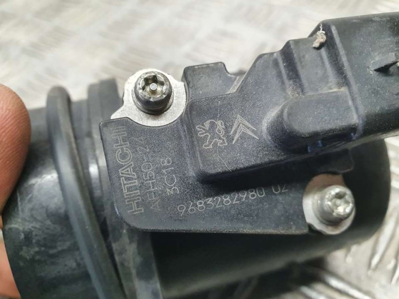Recambio de caudalimetro para citroën c4 lim. seduction referencia OEM IAM 9683282980 AFH5024 HITACHI