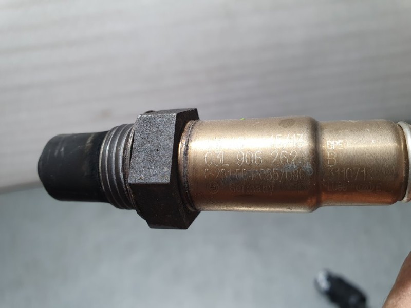 Recambio de sonda lambda para volkswagen passat variant (365) highline bluemotion referencia OEM IAM 03L906262B 0281004085 