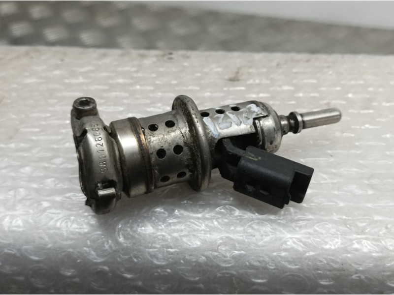 Recambio de inyector adblue para peugeot 2008 (--.2013) signature 1.5 hdi 100 cv referencia OEM IAM 9813930180  