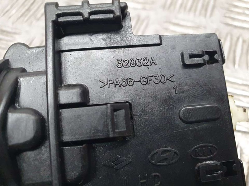 Recambio de mando intermitentes para kia rio 1.5 crdi emotion referencia OEM IAM 32932A  