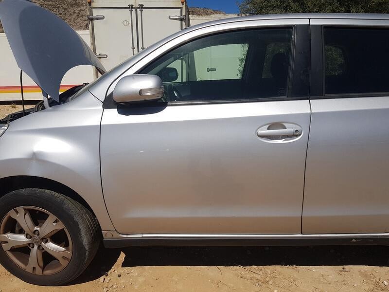 Recambio de puerta delantera izquierda para toyota urban cruiser (_p1_) 1.33 (nsp110_) referencia OEM IAM 6700252430 TOCADA 