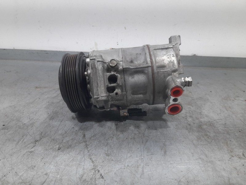 Recambio de compresor aire acondicionado para opel insignia berlina selective referencia OEM IAM 13367373  