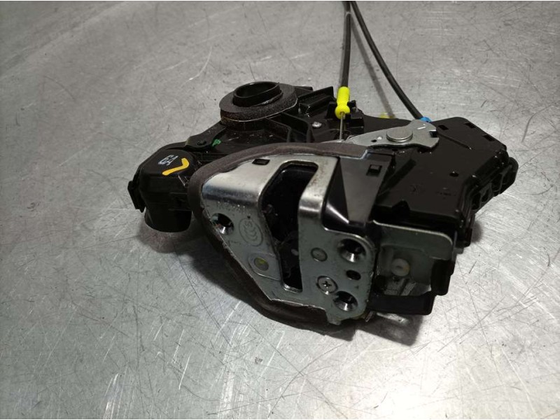 Recambio de cerradura puerta delantera izquierda para toyota auris active referencia OEM IAM A084219  ELECTRICA