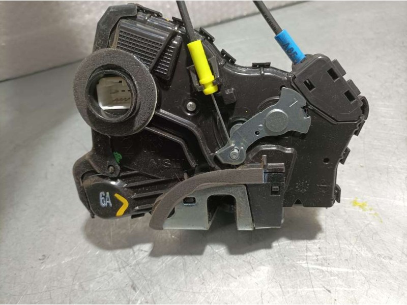 Recambio de cerradura puerta delantera izquierda para toyota auris active referencia OEM IAM A084219  ELECTRICA