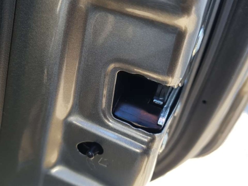 Recambio de cerradura puerta trasera derecha para kia soul diva referencia OEM IAM 81420  