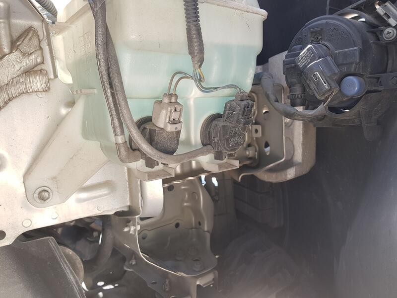 Recambio de refuerzo paragolpes delantero para toyota urban cruiser (_p1_) 1.33 (nsp110_) referencia OEM IAM 5213152250  