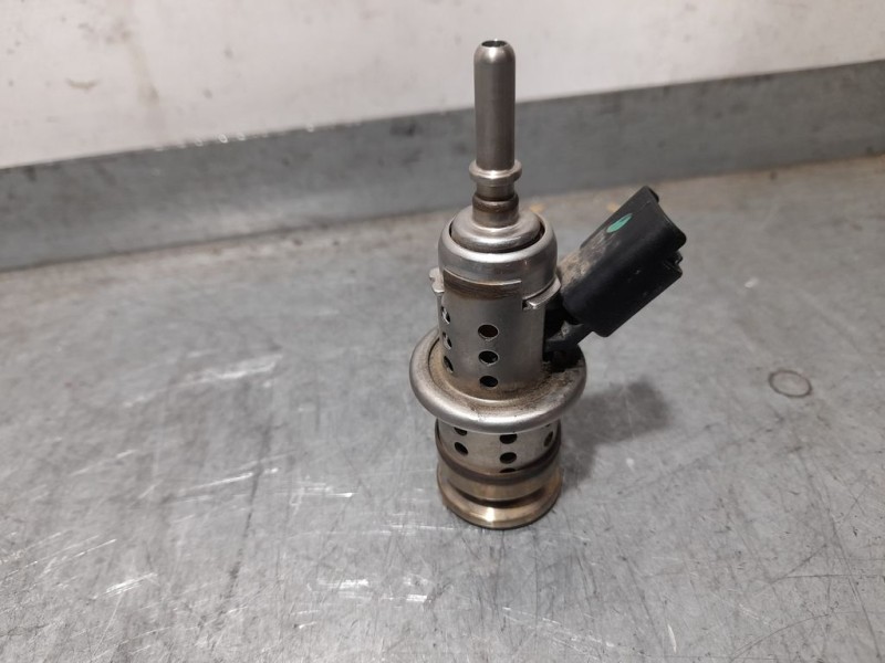 Recambio de inyector adblue para peugeot 208 1.6 e-hdi fap referencia OEM IAM 9813930180 K250B00479 