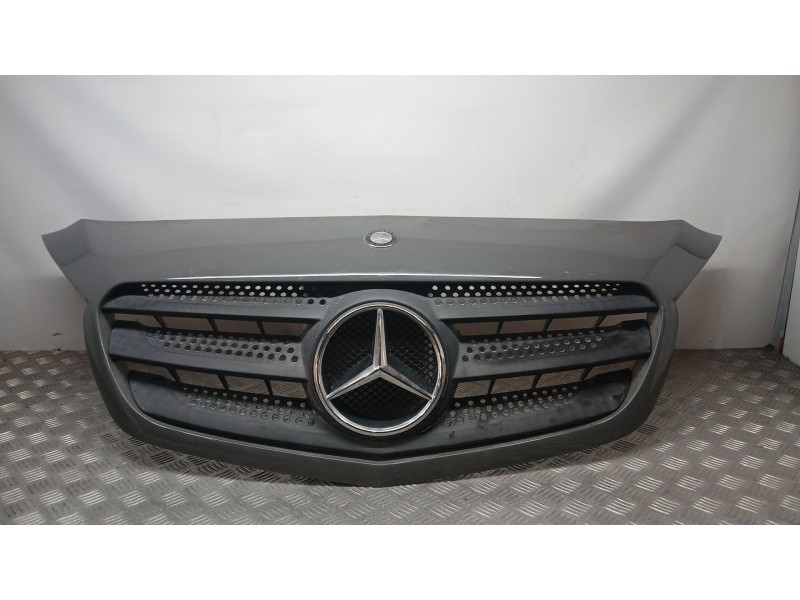 Recambio de rejilla delantera para mercedes-benz citan monospace (w415) 109 cdi (415.703) referencia OEM IAM 623103017R ROZADA 