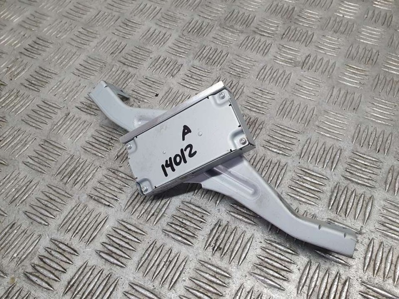 Recambio de modulo electronico para lexus is 300h referencia OEM IAM 8624053020 G140412 199A0012547