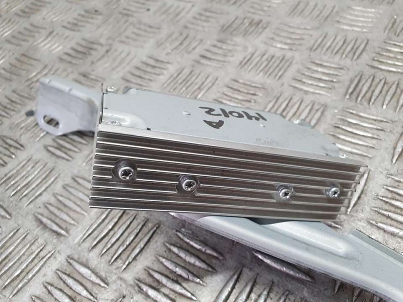 Recambio de modulo electronico para lexus is 300h referencia OEM IAM 8624053020 G140412 199A0012547