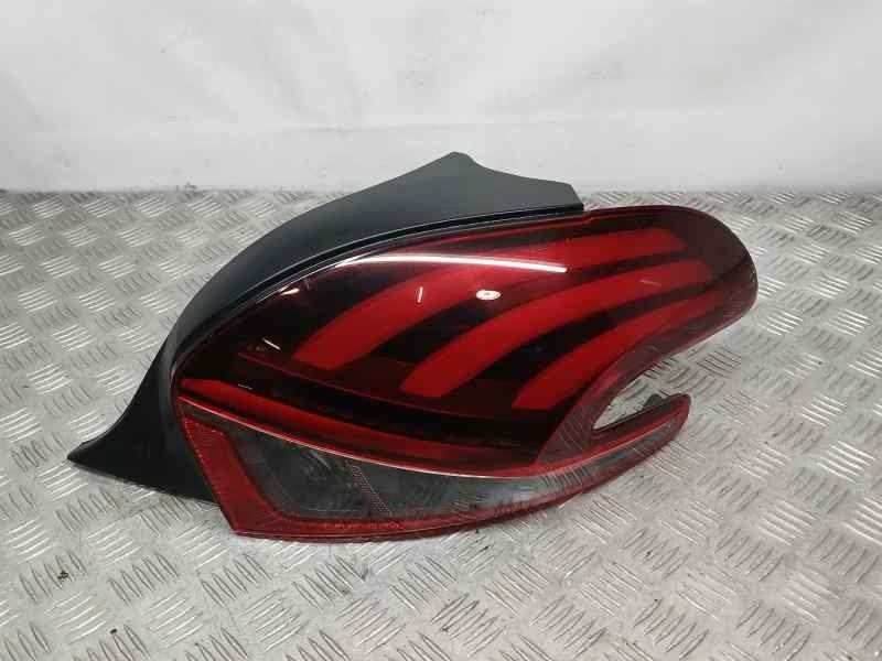 Recambio de piloto trasero derecho para peugeot 208 style referencia OEM IAM 9825601180  ROZADO