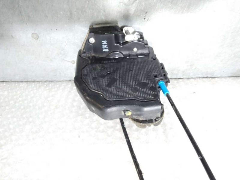 Recambio de cerradura puerta trasera izquierda para toyota auris active referencia OEM IAM 6906005050  4 PINES