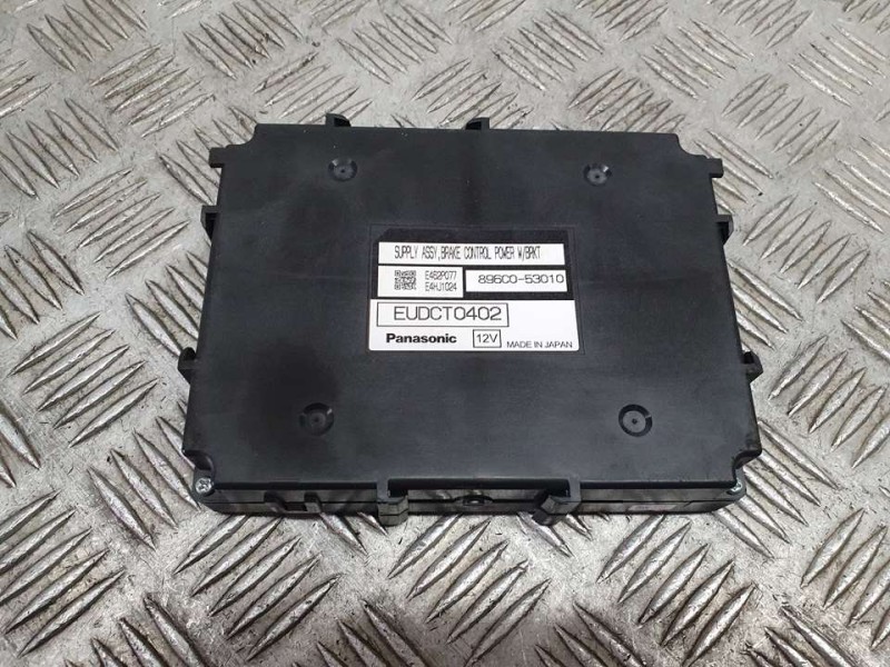 Recambio de modulo electronico para lexus is 300h referencia OEM IAM 896C053010 E462P077 E4HJ1024