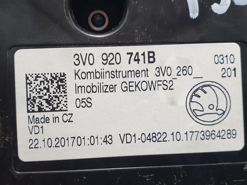 Recambio de cuadro instrumentos para skoda superb (3v3) active referencia OEM IAM 3V0920741B A2C1233150001 CONTINENTAL VDO