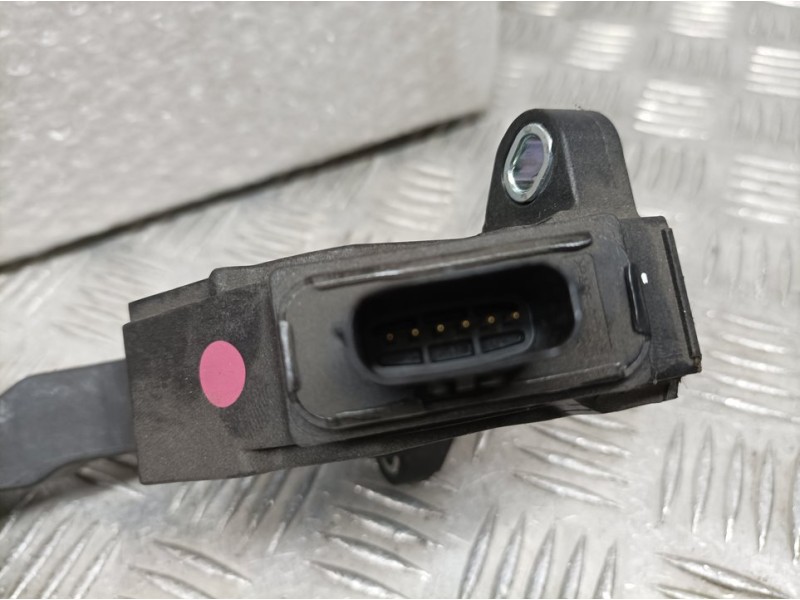 Recambio de potenciometro pedal para toyota avensis (t27) active referencia OEM IAM 7811002022  