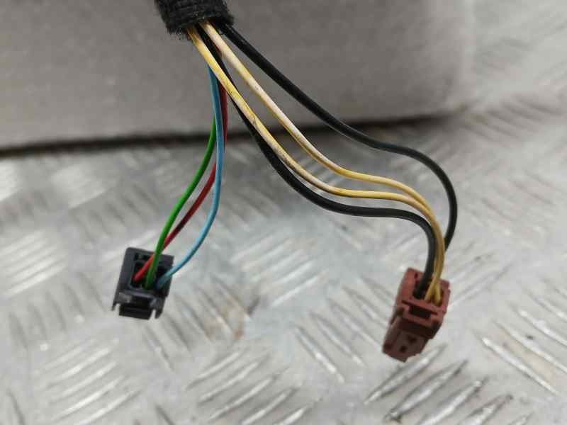 Recambio de retrovisor izquierdo para peugeot 208 style referencia OEM IAM 1607512180  ELECTRICO