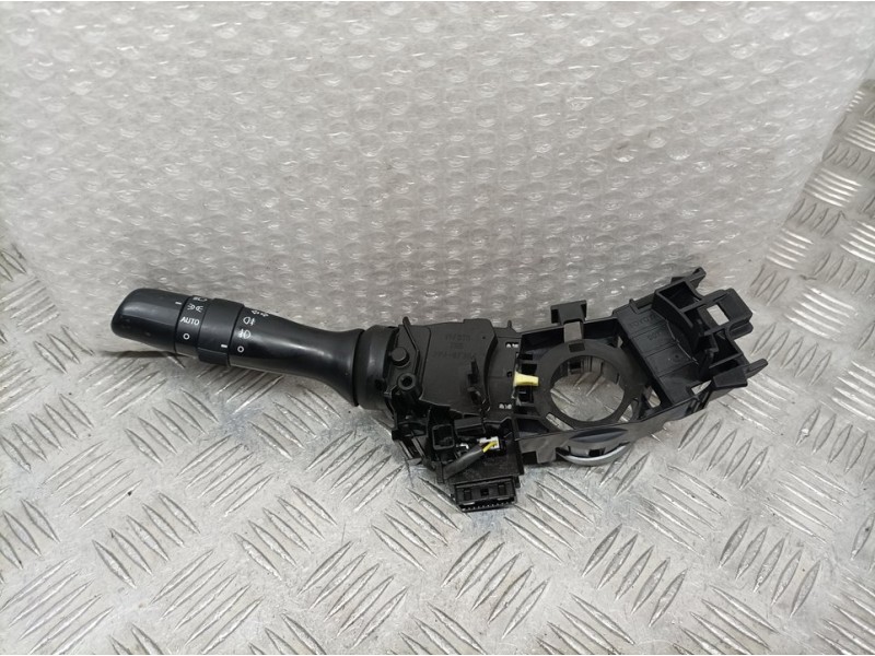 Recambio de mando luces para toyota avensis (t27) active referencia OEM IAM 8465205200  