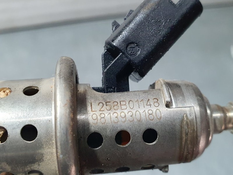 Recambio de inyector adblue para peugeot 2008 (p1) allure referencia OEM IAM 9813930180 L258B01148 