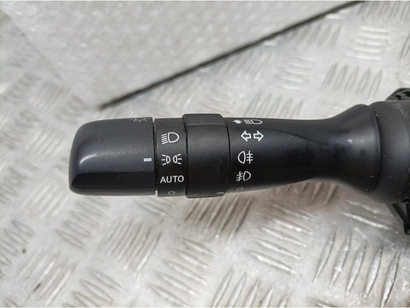 Recambio de mando luces para toyota avensis (t27) active referencia OEM IAM 8465205200  