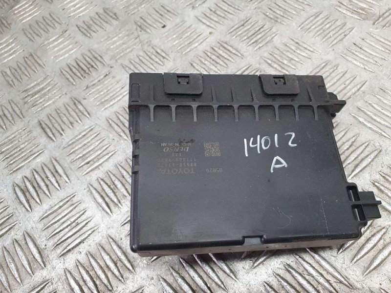 Recambio de modulo electronico para lexus is 300h referencia OEM IAM 8865053430 1778001575 DENSO