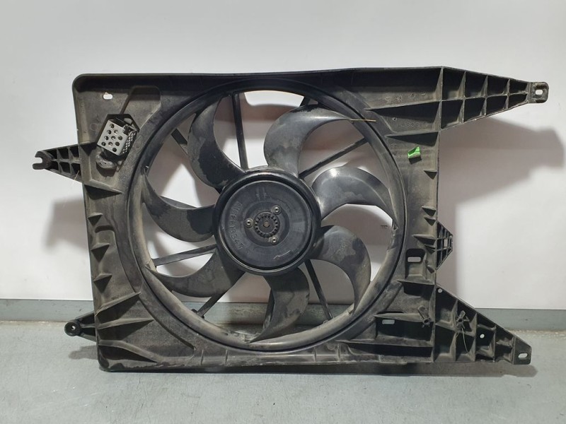 Recambio de electroventilador para dacia sandero stepway referencia OEM IAM 214814342R 0130307187 BOSCH
