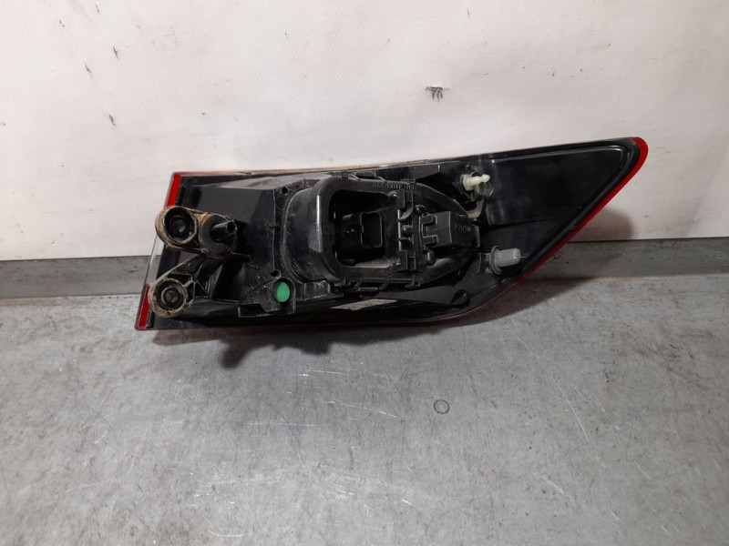 Recambio de piloto trasero izquierdo para renault clio iv limited referencia OEM IAM 265553021R FR26380104 EXTERIOR