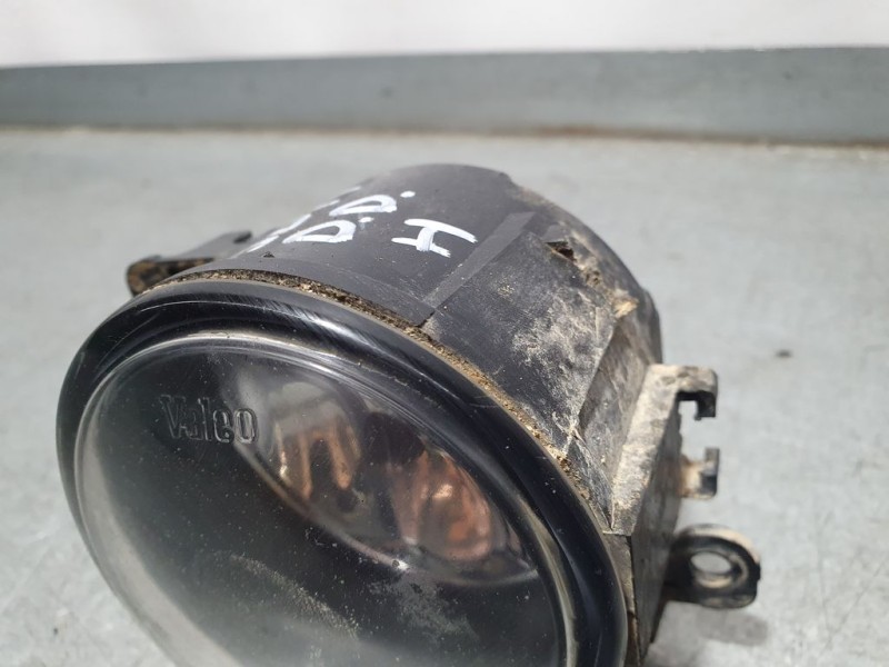 Recambio de faro antiniebla derecho para dacia sandero stepway referencia OEM IAM 8200074008 89202503 VALEO PATA ROTA