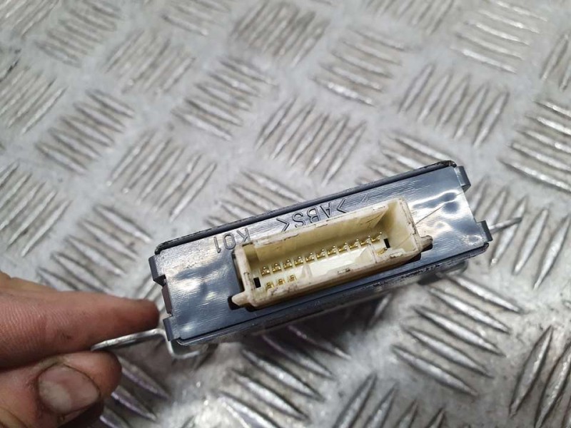 Recambio de modulo electronico para lexus is 300h referencia OEM IAM 8910030160 50121861 