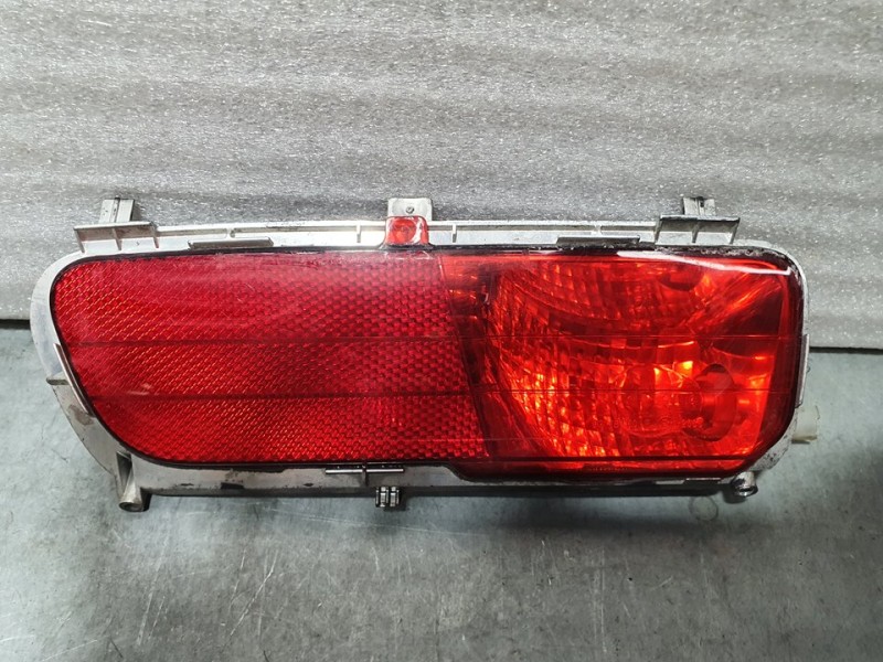 Recambio de piloto trasero izquierdo paragolpes para citroën c4 picasso sx referencia OEM IAM 98200801 HELLA 