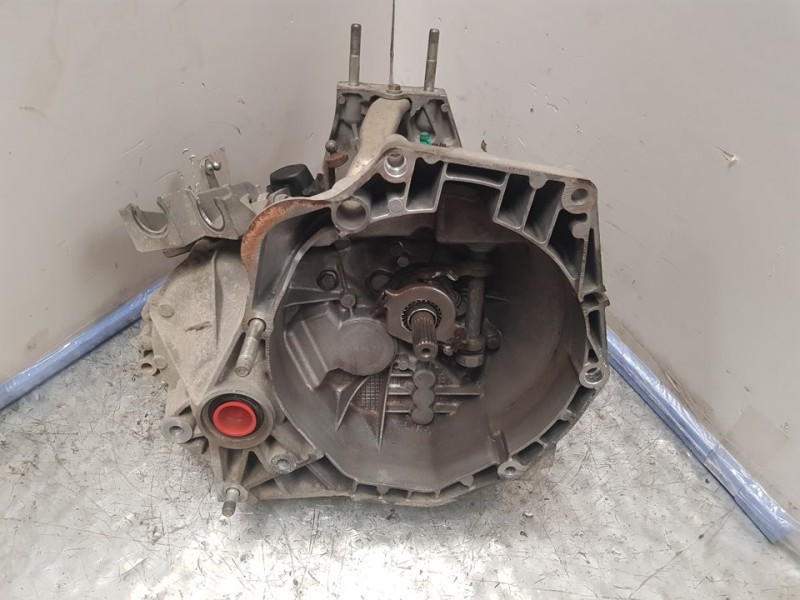 Recambio de caja cambios para fiat fiorino basico furgon 4p referencia OEM IAM 55247534  5VELOCIDADES