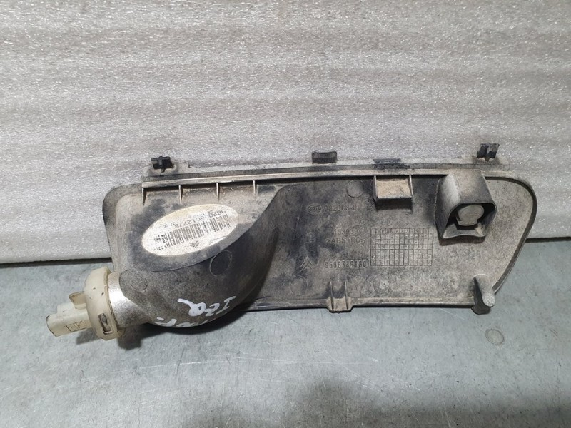 Recambio de piloto trasero izquierdo paragolpes para citroën c4 picasso sx referencia OEM IAM 98200801 HELLA 