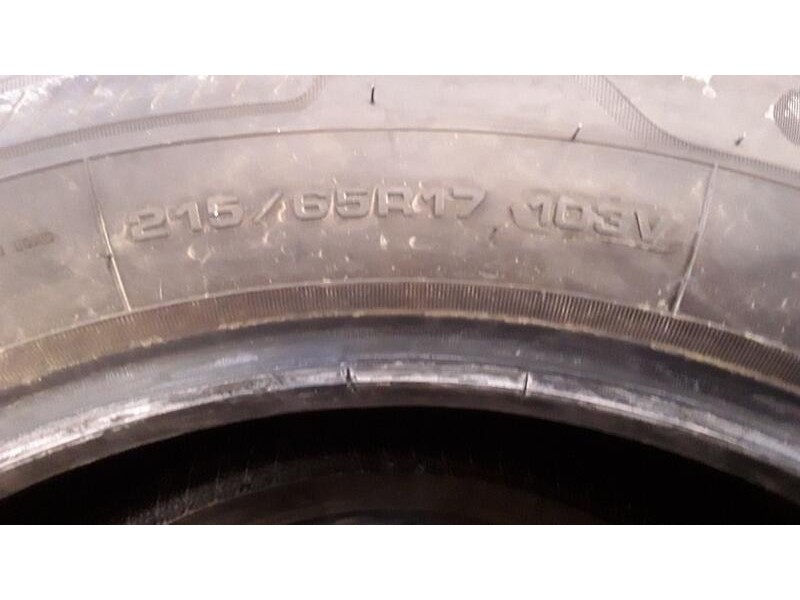 Recambio de neumatico pareja para neumaticos reutilizados - referencia OEM IAM 2156517103V GOODYEAR 215/65/17/103V