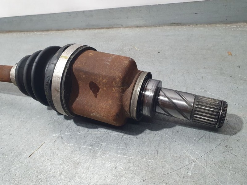 Recambio de transmision delantera derecha para dacia sandero stepway referencia OEM IAM 05598R  