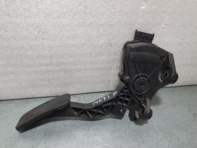 Recambio de potenciometro pedal para hyundai i30 comfort referencia OEM IAM 101220J0665  