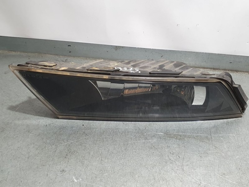 Recambio de faro antiniebla izquierdo para skoda superb (3v3) active referencia OEM IAM 3V0941699 01183601 HELLA