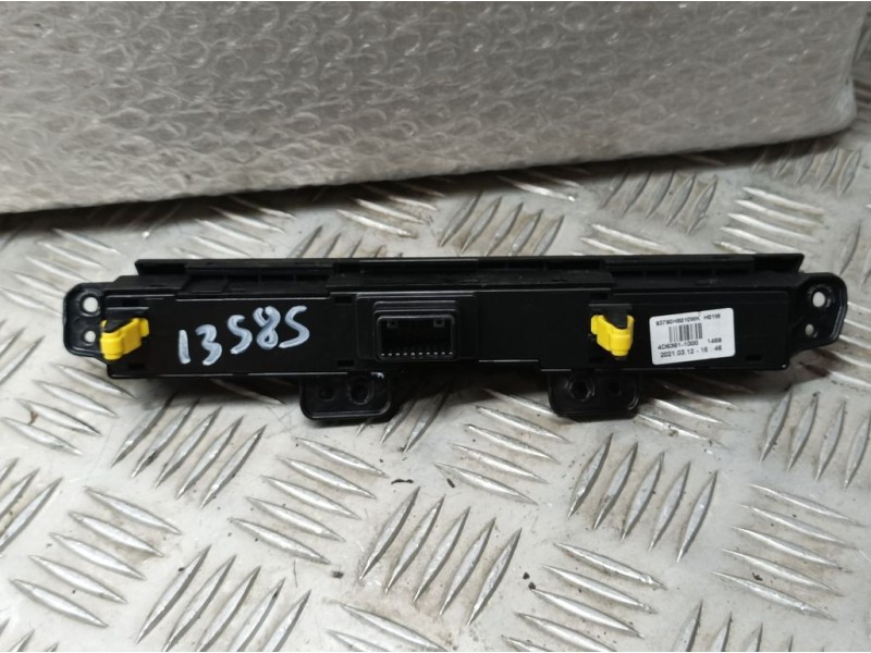 Recambio de warning para kia stonic (ybcuv) black edition referencia OEM IAM 93790H7010WK  