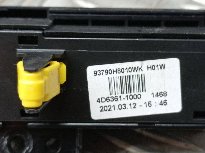 Recambio de warning para kia stonic (ybcuv) black edition referencia OEM IAM 93790H7010WK  