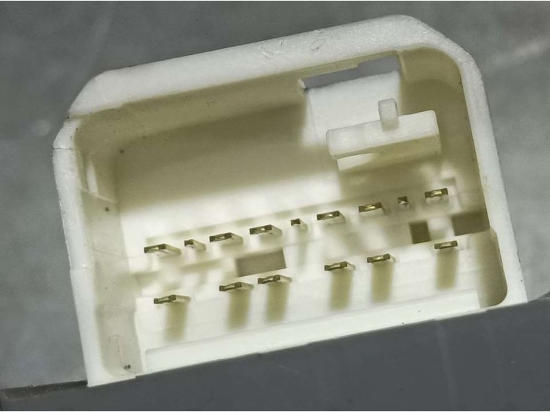 Recambio de mando elevalunas delantero izquierdo para toyota auris active referencia OEM IAM 192835  