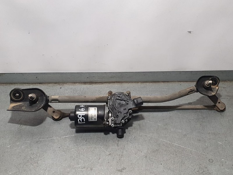 Recambio de motor limpia delantero para toyota corolla (e12) 1.4 d-4d luna compact referencia OEM IAM 8511002100A 404749 VALEO