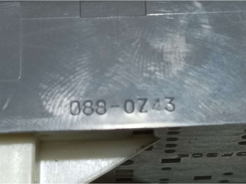 Recambio de mando elevalunas delantero izquierdo para toyota auris active referencia OEM IAM 192835  