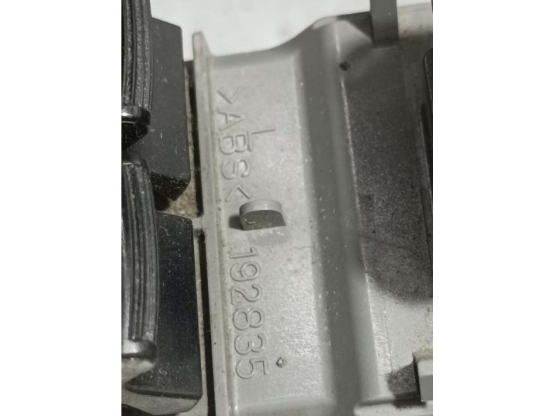 Recambio de mando elevalunas delantero izquierdo para toyota auris active referencia OEM IAM 192835  