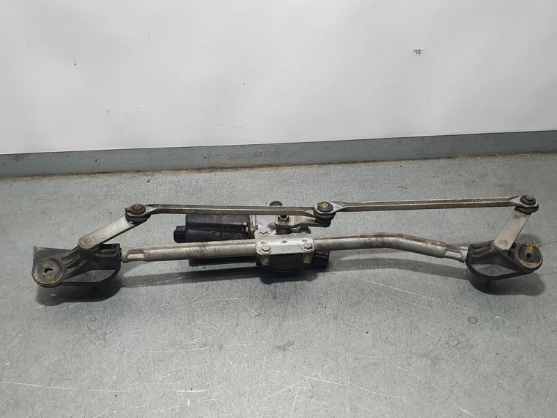 Recambio de motor limpia delantero para toyota corolla (e12) 1.4 d-4d luna compact referencia OEM IAM 8511002100A 404749 VALEO